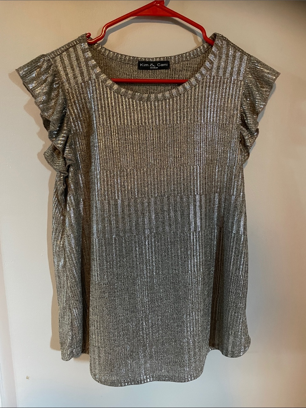 Kim & Cami Metallic Ribbed Ruffle Sleeve Top - Silver